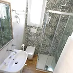 Silver - House In The Center With Garden, Apartamento