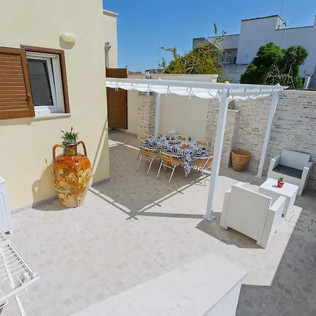 Silver - House In The Center With Garden, Otranto