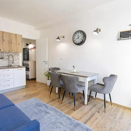 Silver - House In The Center With Garden, Apartment *