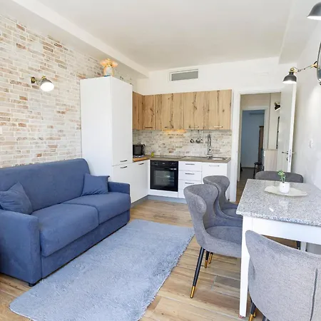 Silver - House In The Center With Garden, Apartment Otranto