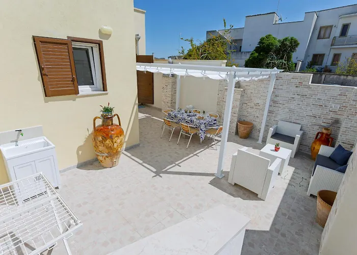 Silver - House In The Center With Garden, Otranto