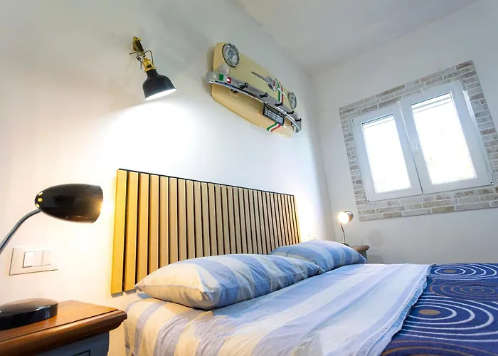 Silver - House In The Center With Garden,