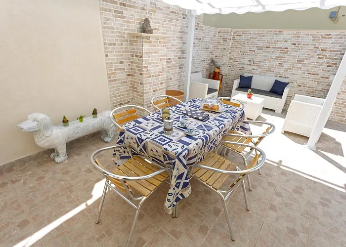 Silver - House In The Center With Garden, Apartment