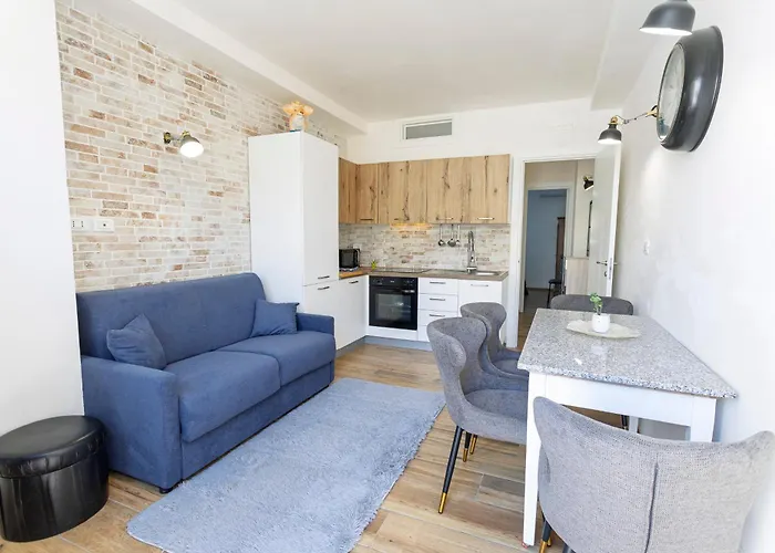 Silver - House In The Center With Garden, Apartment Otranto